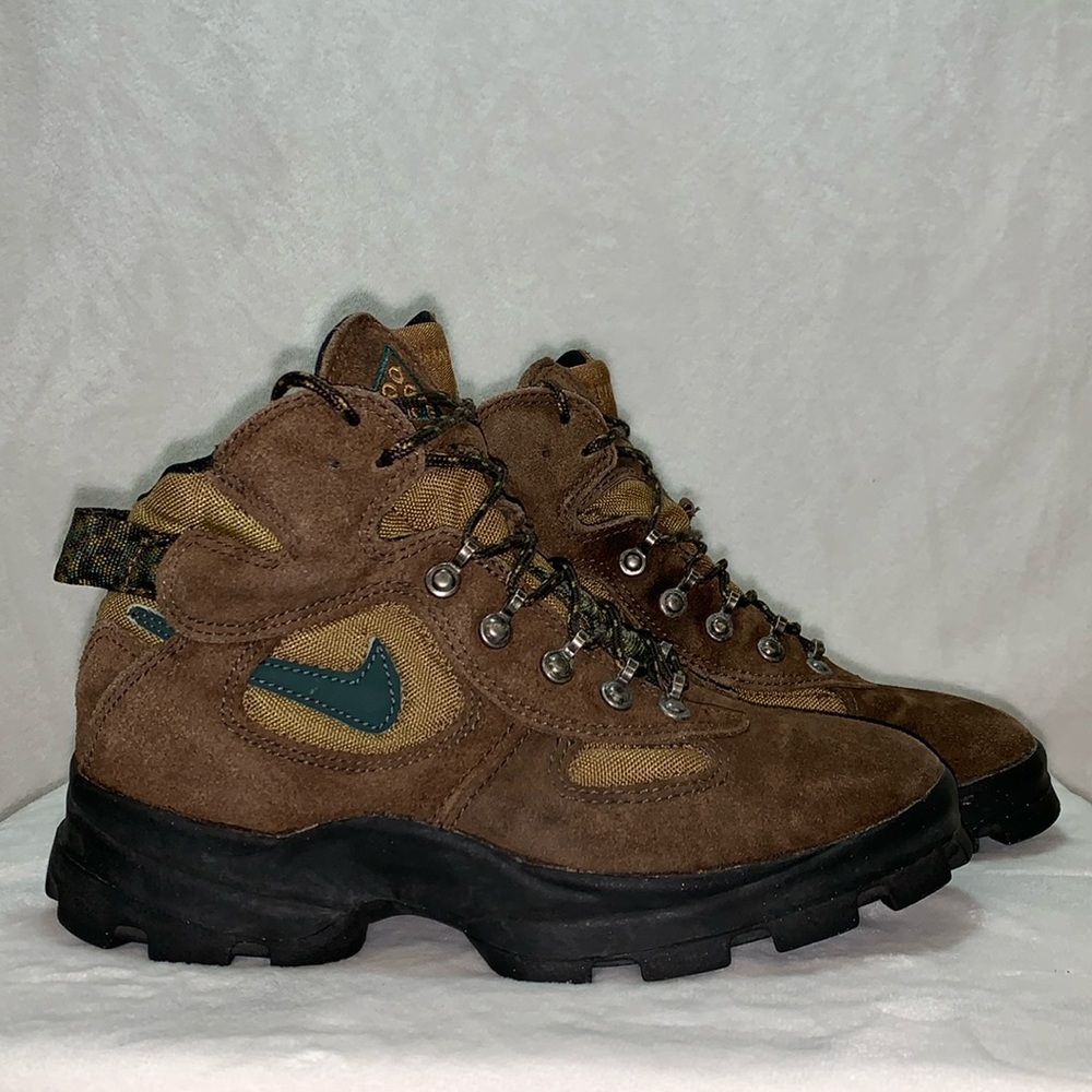 Nike ACG Brown and Tan Lace Up Boots